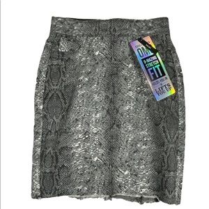 Coco & Carmen Elastic Waist raw edge Mini Skirt size XL